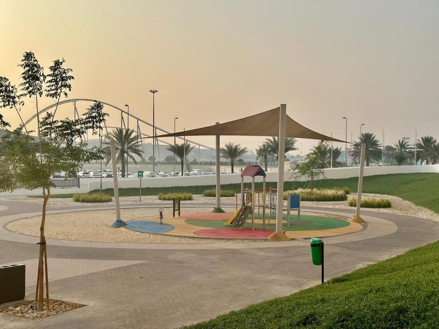 Yas Sea Views 1bhk Ferrari World & F1 Gym Абу-Дабі